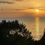 Seafront Escape, Atsitsa *