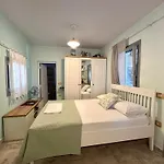 Seafront Escape, Atsitsa