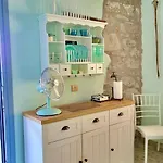 Seafront Escape, Atsitsa