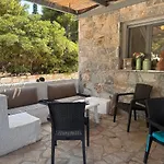 Seafront Escape, Atsitsa * Kira Panagia