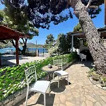 Seafront Escape, Atsitsa *