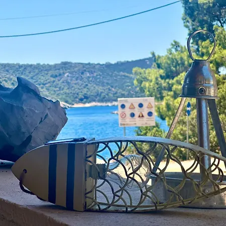 Seafront Escape, Atsitsa *