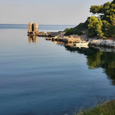 Seafront Escape, Atsitsa *