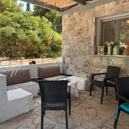 Seafront Escape, Atsitsa * Kira Panagia