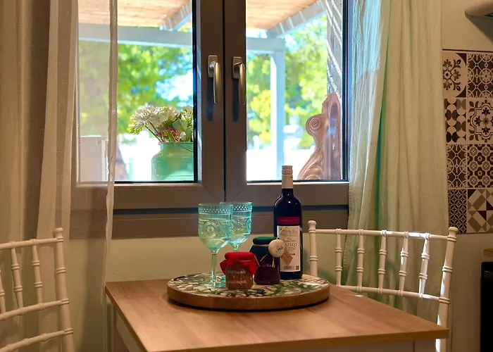 Seafret, Atsitsa Kira Panagia